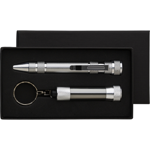 Pen shaped screwdriver set and torch