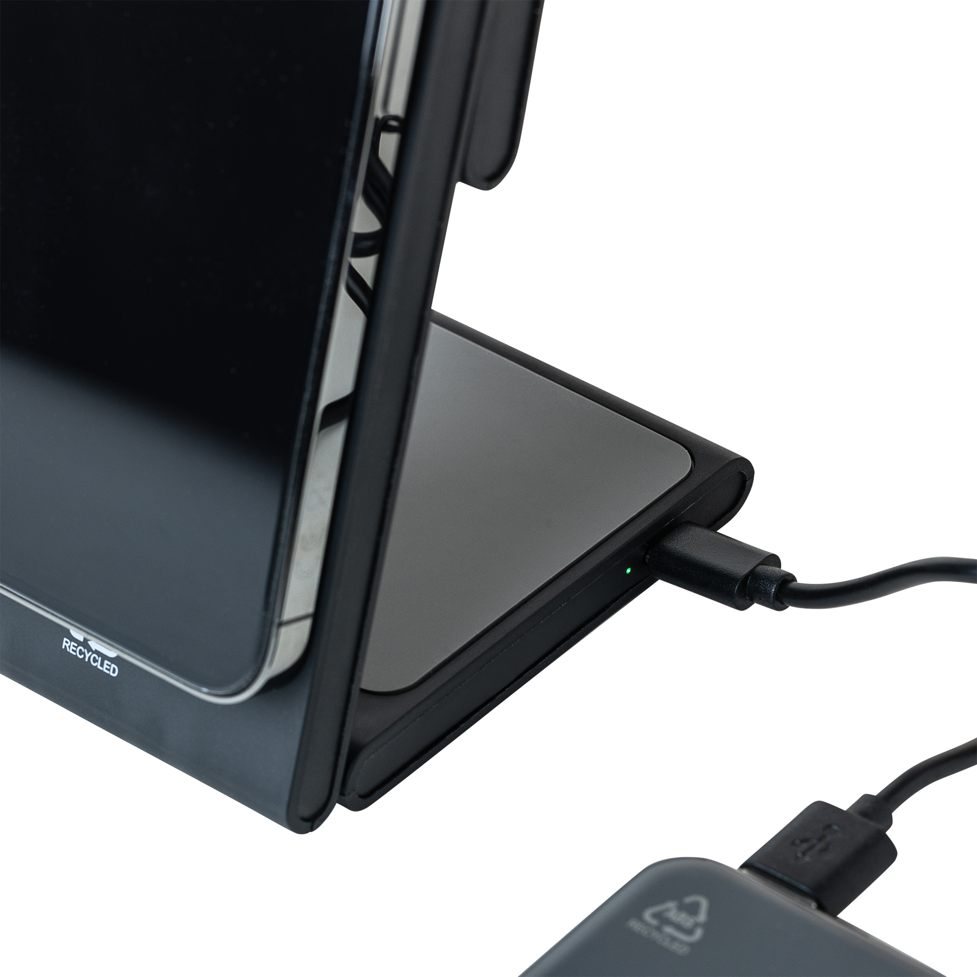 Picture of Recycled 3-in-1 magnetic wireless charger