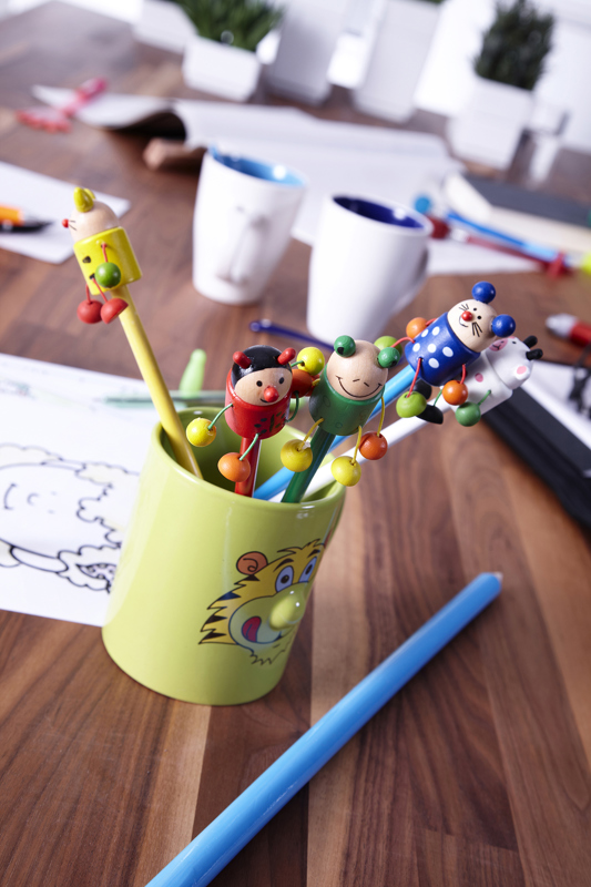 Pencil with animal 001207_lif