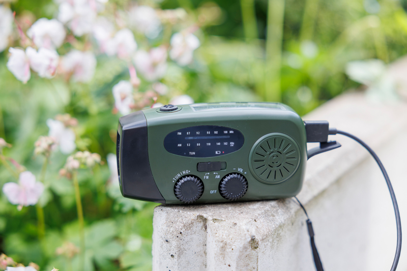 Dynamo radio and power bank 1507200_lif