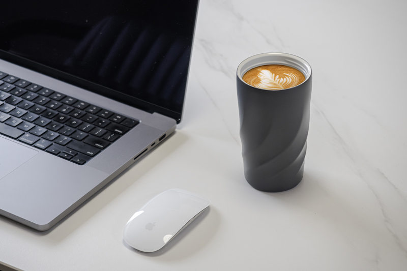 BrandCharger recycled ceramic coated travel mug (400ml) 1163673_lif