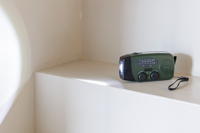 Dynamo radio and power bank 1507200_lif
