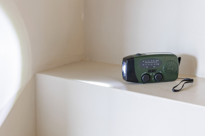 Dynamo radio and power bank 1507200_lif