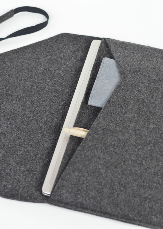 Made recycled laptop sleeve 269492_001 (Black)